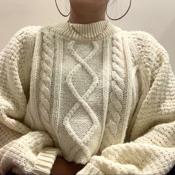 Sweaters - chunky cropped cream cableknit sweater
